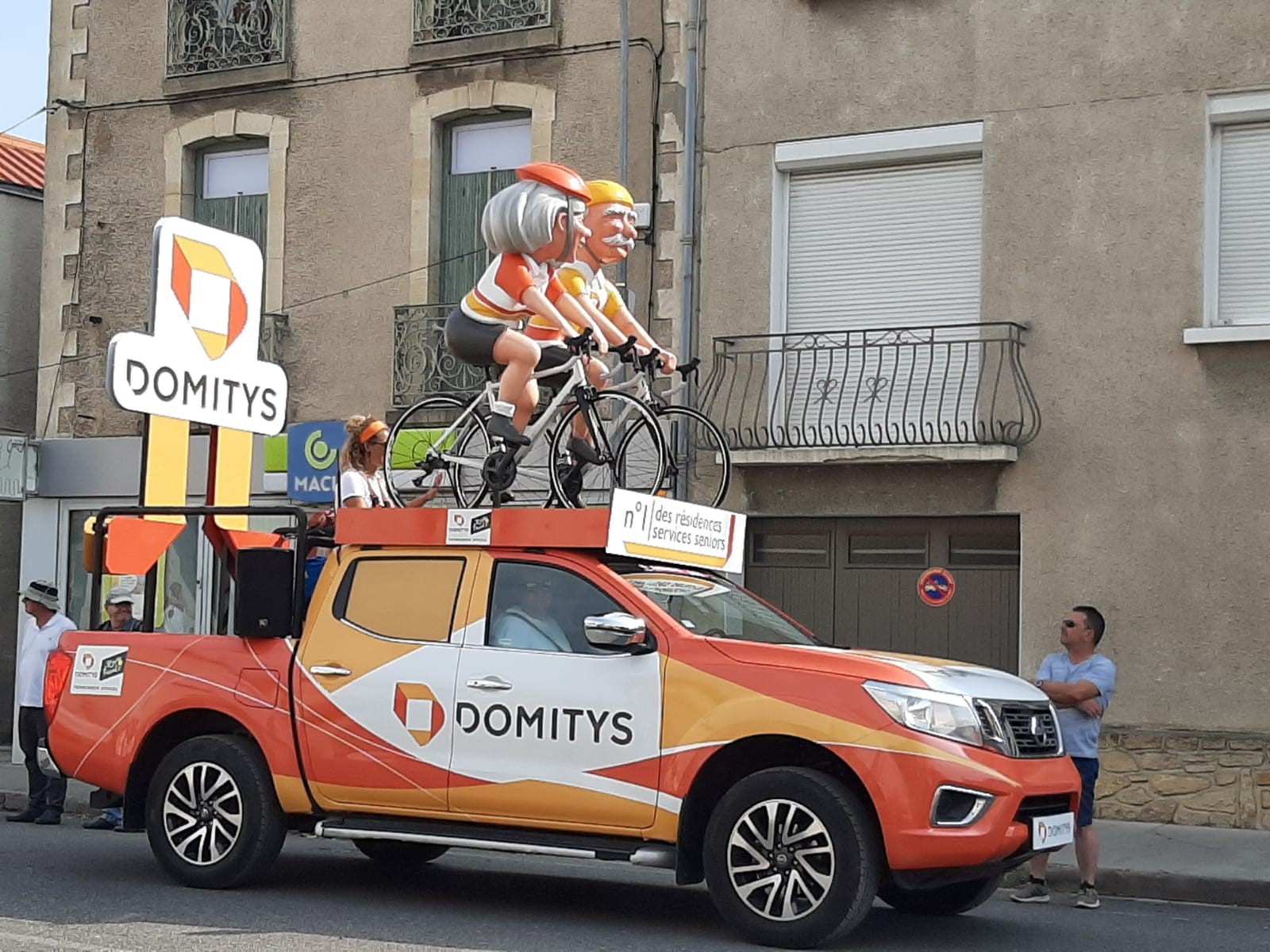 Tour de France float, Limoux, 2018